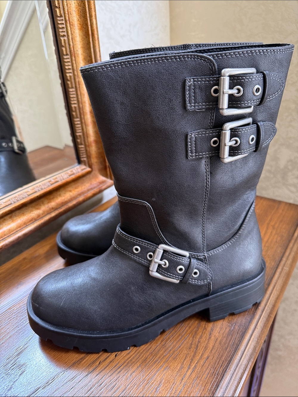 Sincerely Jules Women's Black Buckle Combat Moto Boots. Size 9.